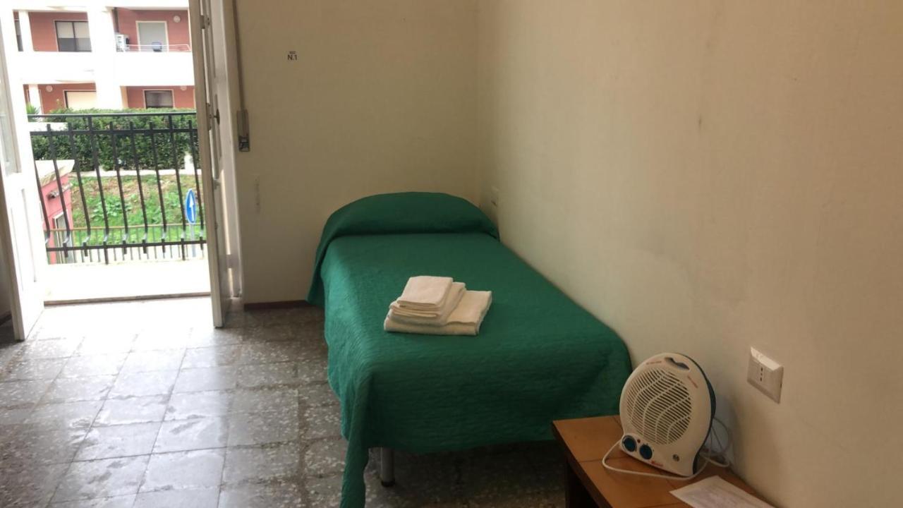 Castellaneta Short Term -Low Cost ภายนอก รูปภาพ